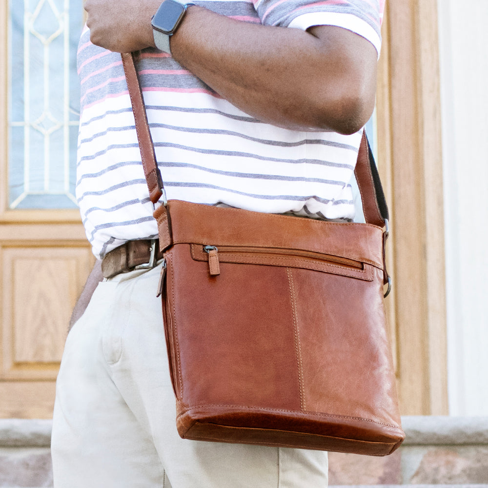 Voyager Crossbody Bag #7312 Honey Lifestyle