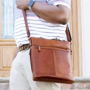 Voyager Crossbody Bag #7312 Honey Lifestyle