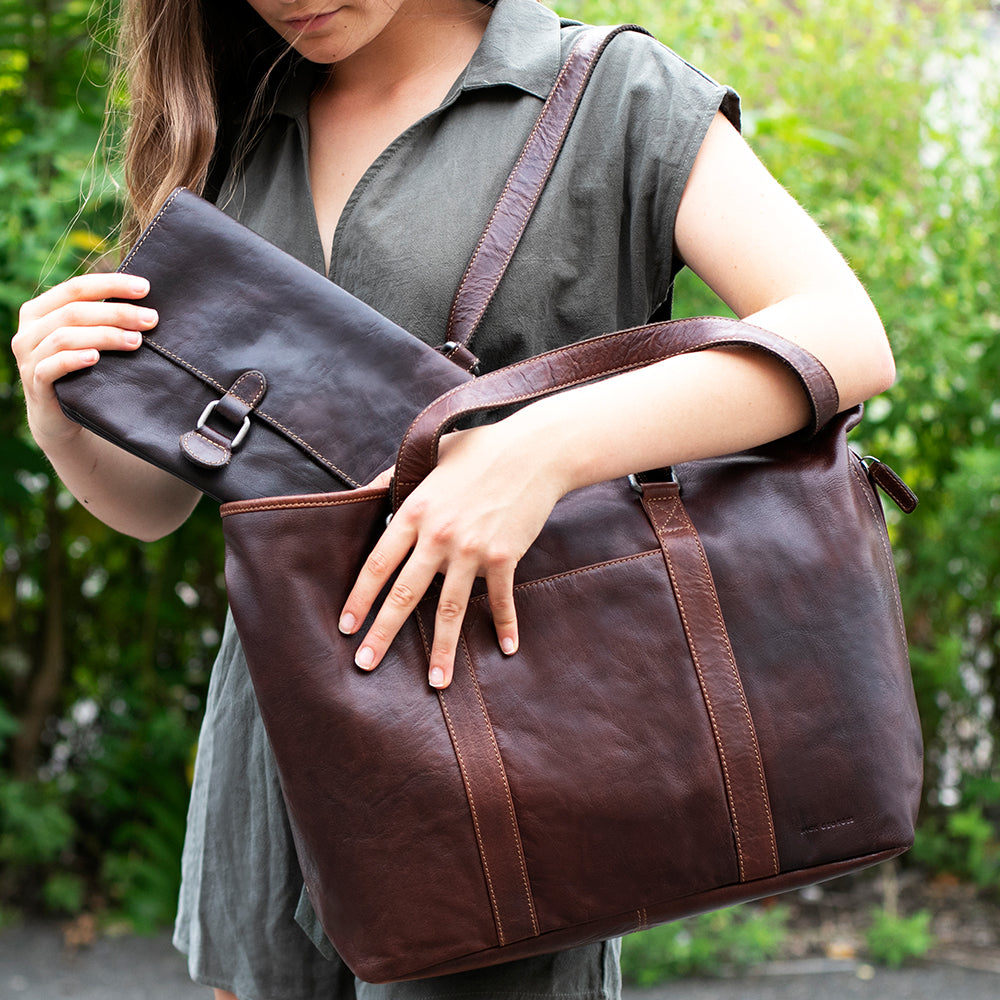 Voyager Wallet on a String #7672 Lifestyle Bundle