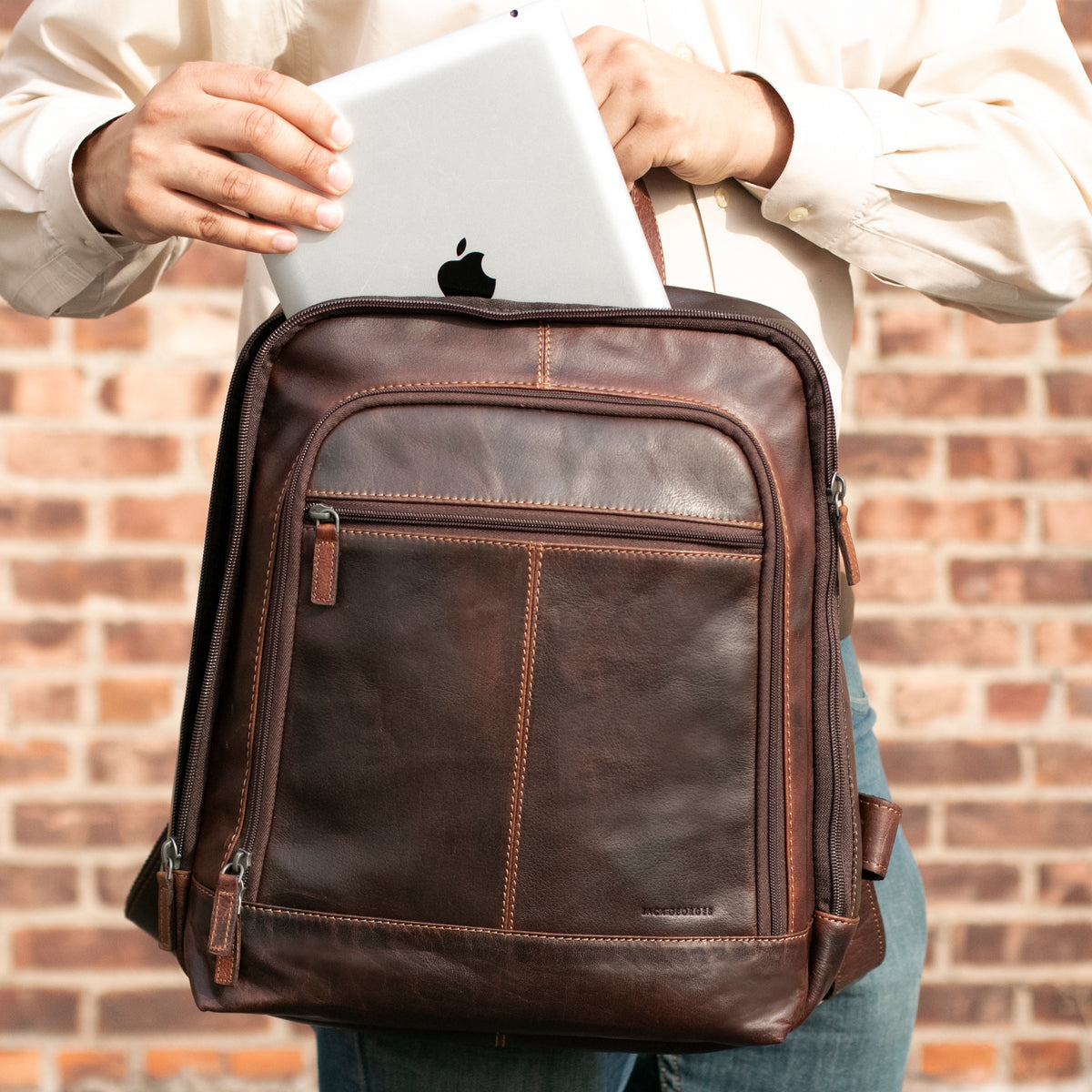 Voyager Backpack #7516 Brown Lifestyle Compartment