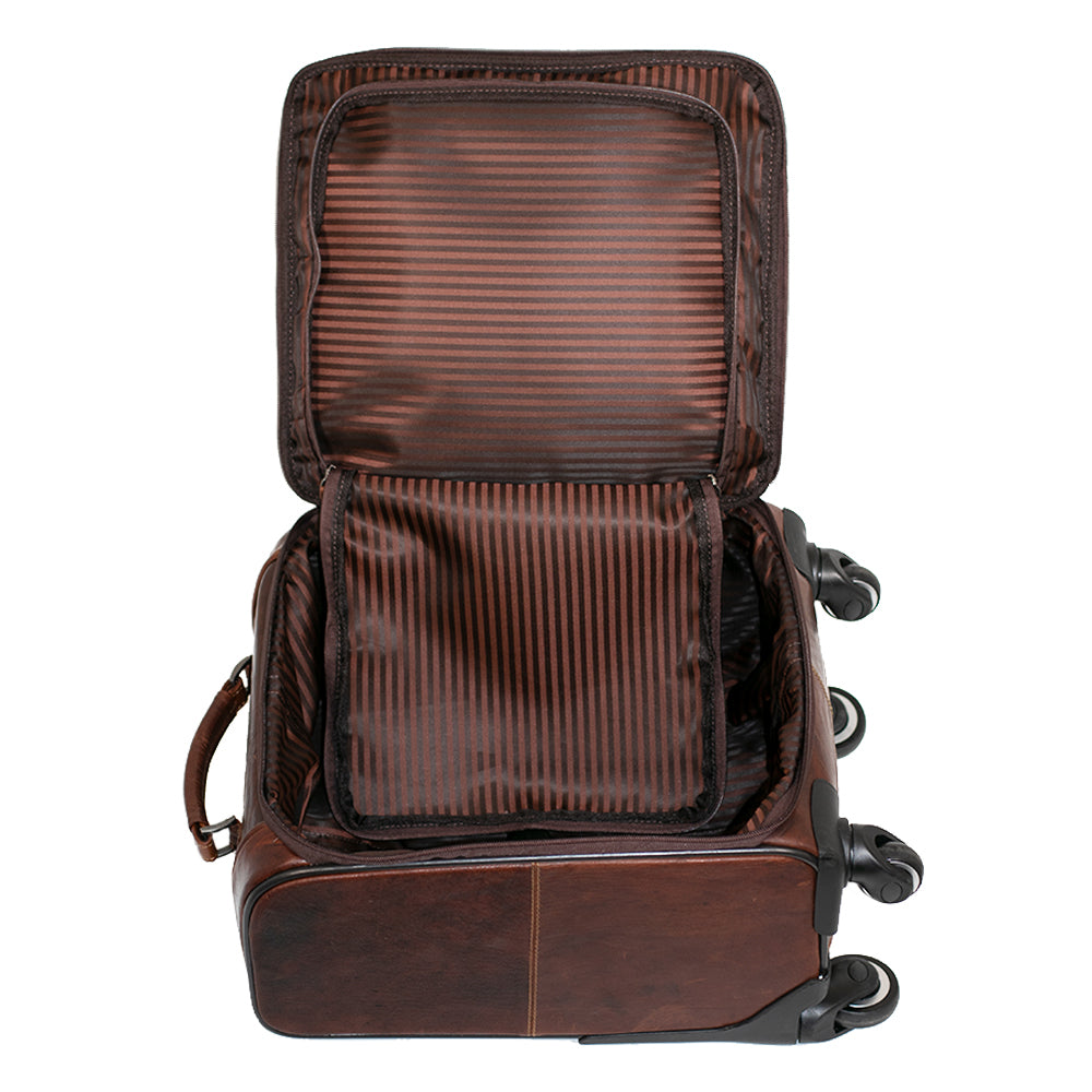 Voyager 18" Wheeler #7518 Brown Interior