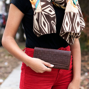 Voyager Woven Clutch Wallet #WF726 Brown Lifestyle